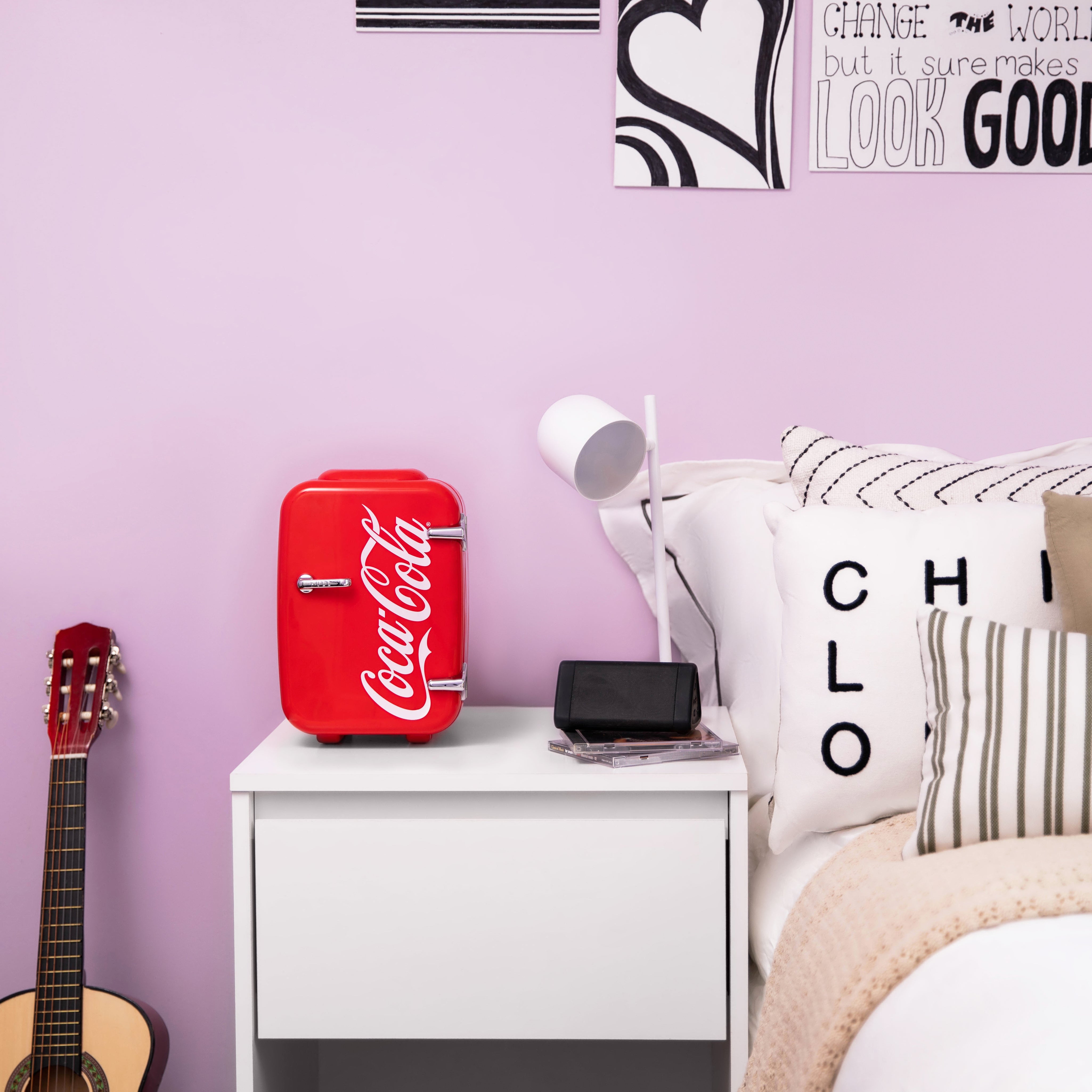 Coca-Cola Vintage Chic 4 Liter Red Mini Fridge for Food